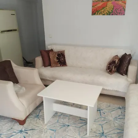 Kadinlar Den Plajina 50 Metre Bahceli 1+1