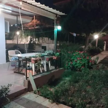 Apartament Kadinlar Den Plajina 50 Metre Bahceli 1+1
