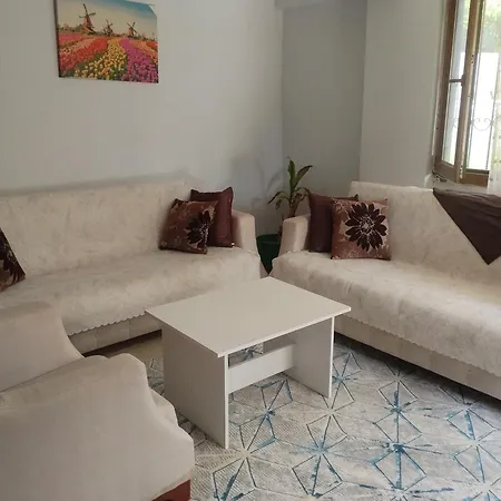 Kadinlar Den Plajina 50 Metre Bahceli 1+1 *